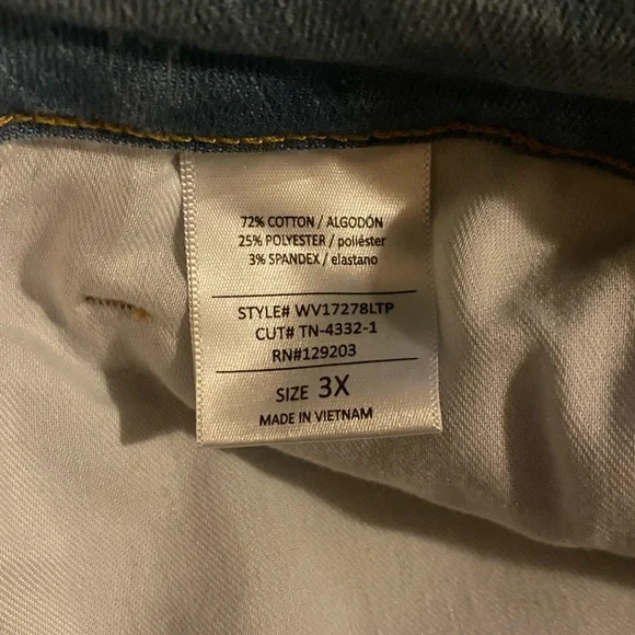 Fashion Nova Jeans - Picture 3 of 3